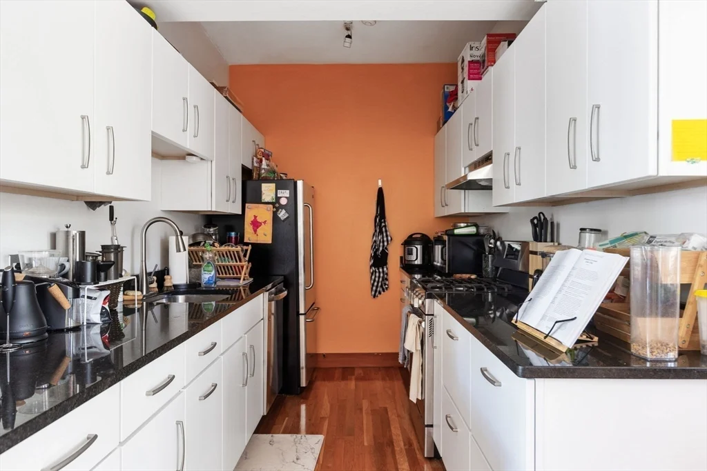 2 bed, 1 bath apartment for rent at 87 Bristol St Unit 1A, Area 4-The Port — photo 7 of 18