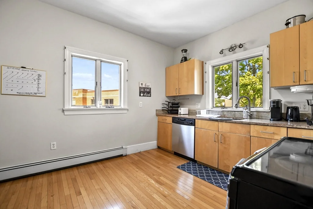 3 bed, 2 bath apartment for rent at 87 Broad St Unit 2, Lynn — photo 12 of 25