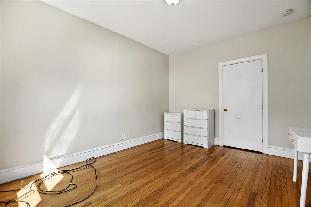 3 bed, 2 bath apartment for rent at 87 Broad St Unit 2, Lynn — photo 11 of 25