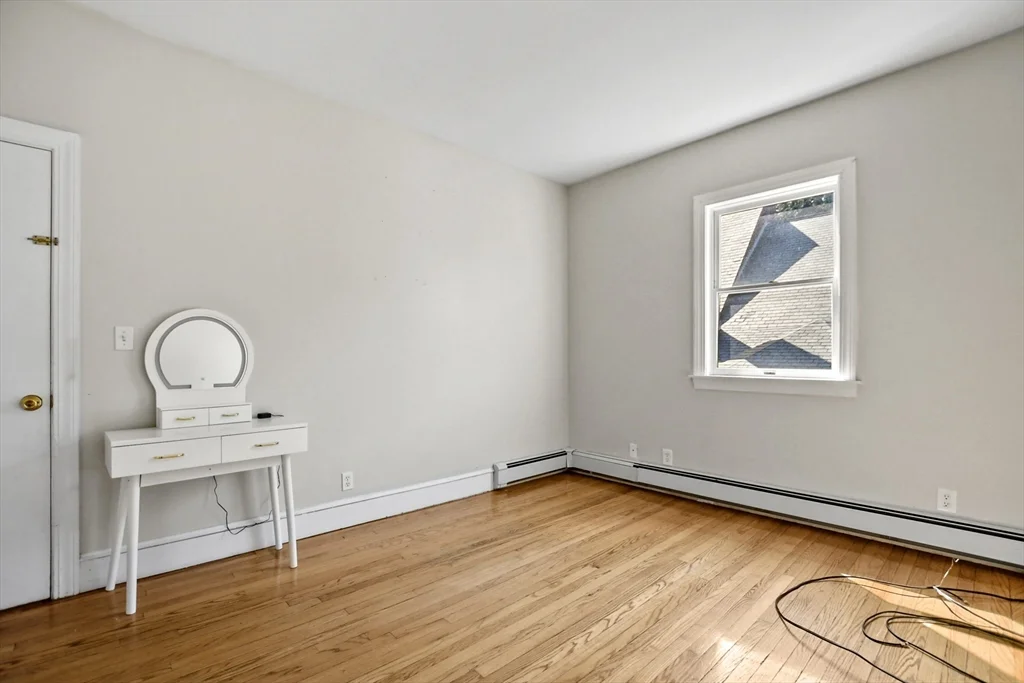 3 bed, 2 bath apartment for rent at 87 Broad St Unit 2, Lynn — photo 9 of 25