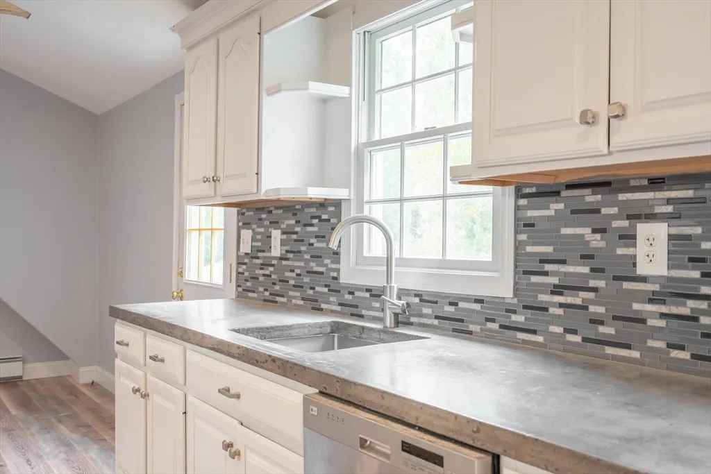 1 bed, 1 bath apartment for rent at 87 Brookfield Rd Unit 1, Charlton — photo 16 of 17
