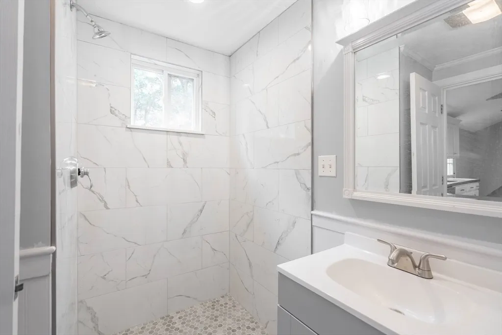 1 bed, 1 bath apartment for rent at 87 Brookfield Rd Unit 1, Charlton — photo 14 of 17