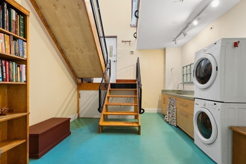 3 bed, 2 bath apartment for rent at 87 Brookside Ave Unit C, Jamaica Plain — photo 16 of 27