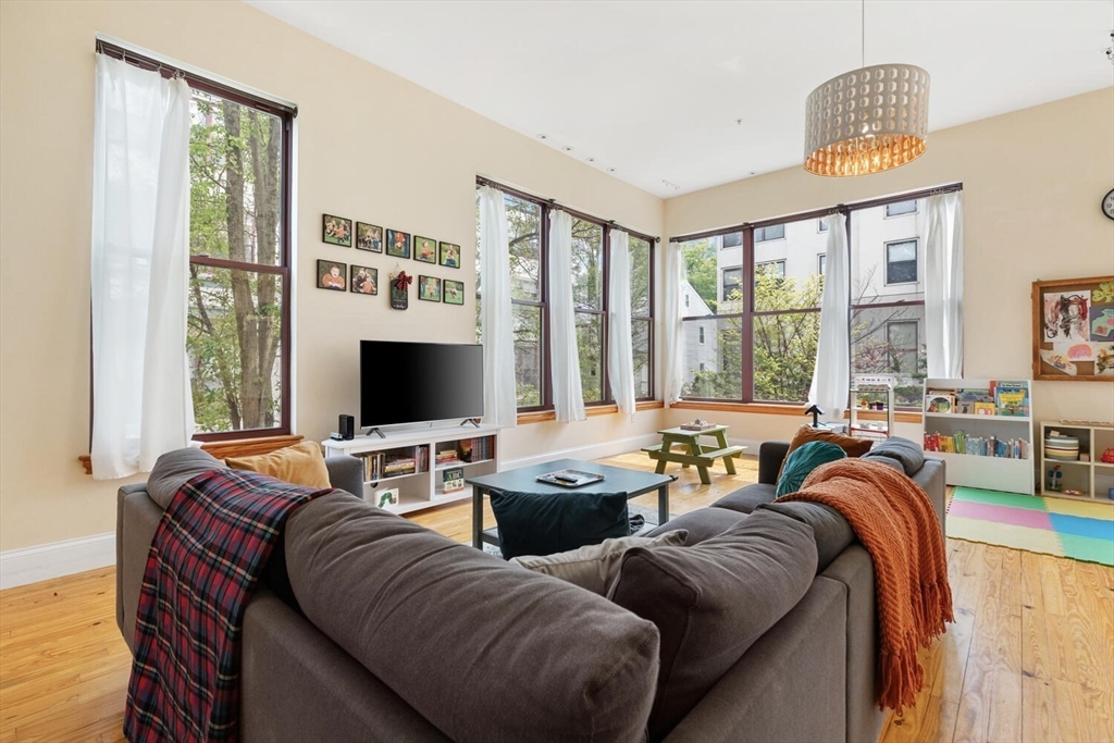 3 bed, 2 bath apartment for rent at 87 Brookside Ave Unit C, Jamaica Plain — photo 2 of 27