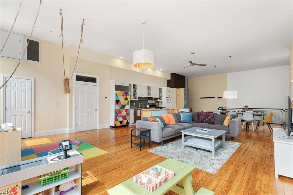 3 bed, 2 bath apartment for rent at 87 Brookside Ave Unit C, Jamaica Plain — photo 4 of 27