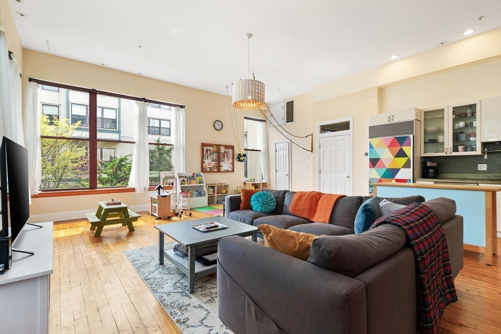 3 bed, 2 bath apartment for rent at 87 Brookside Ave Unit C, Jamaica Plain — photo 3 of 27