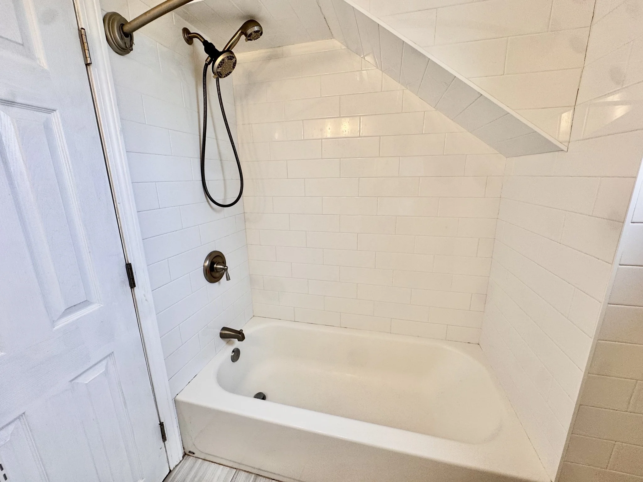 4 bed, 2 bath apartment for rent at 87 Burget Ave Unit 2, Medford — photo 14 of 19