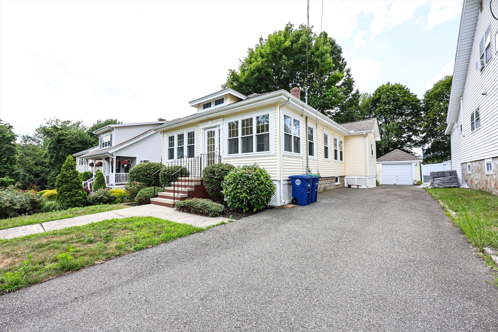 3 bed, 1 bath apartment for rent at 87 Cabot Ave Unit 87, Braintree — photo 3 of 11