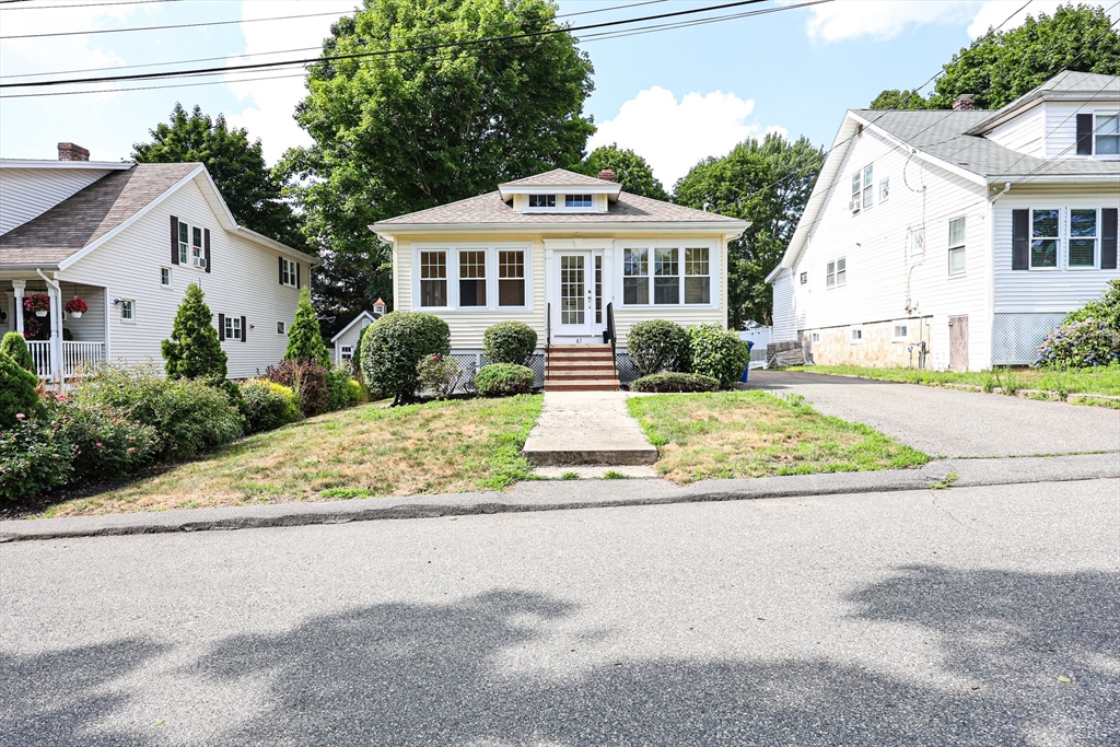 3 bed, 1 bath apartment for rent at 87 Cabot Ave Unit 87, Braintree — photo 1 of 11