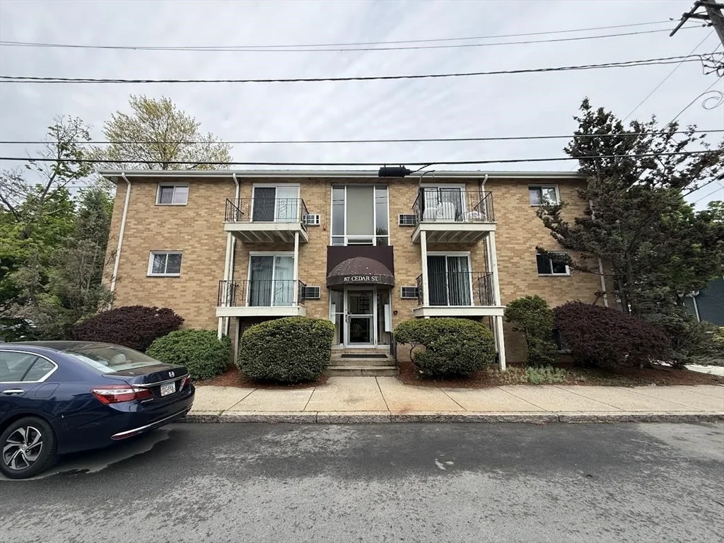 2 bed, 1 bath apartment for rent at 87 Cedar St Unit 6, Malden — photo 2 of 27