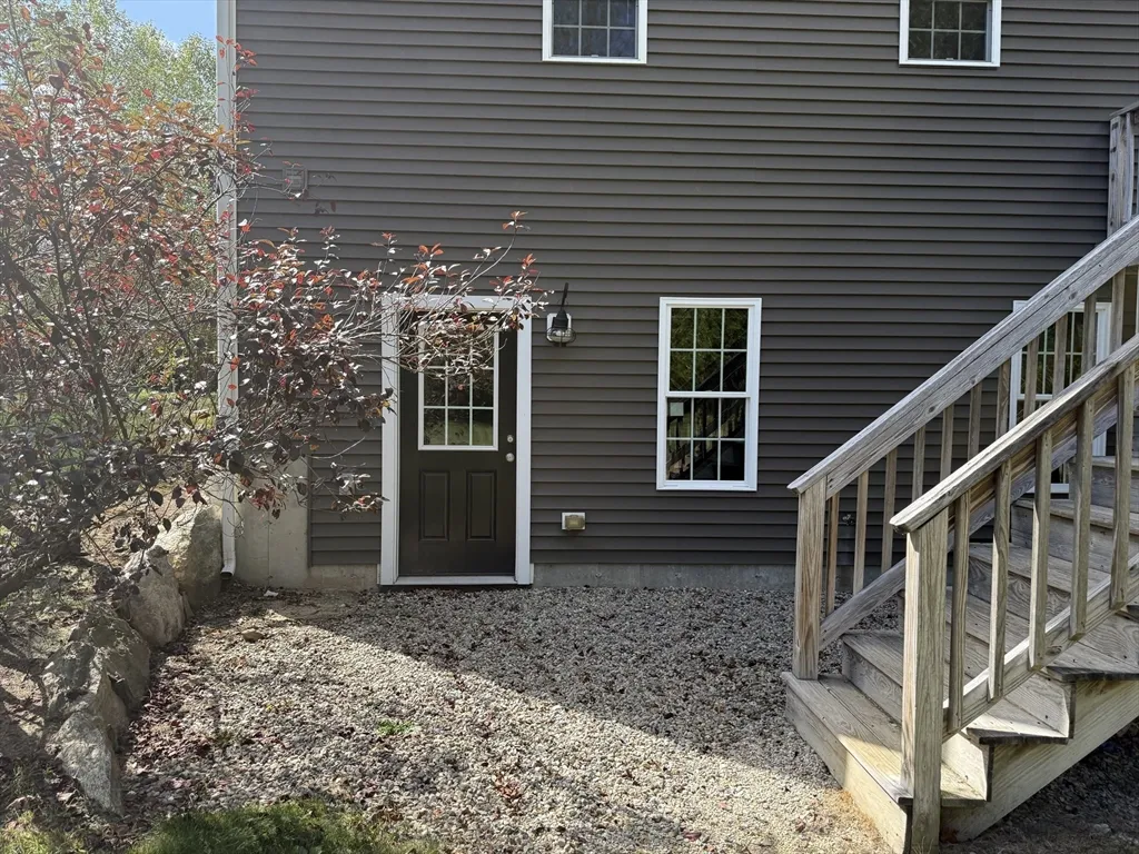 3 bed, 2 bath apartment for rent at 87 Center, Carver — photo 4 of 42