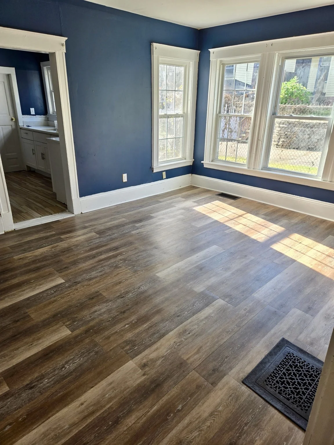 5 bed, 1 bath apartment for rent at 87 Chapin St Unit 1, Southbridge — photo 4 of 13