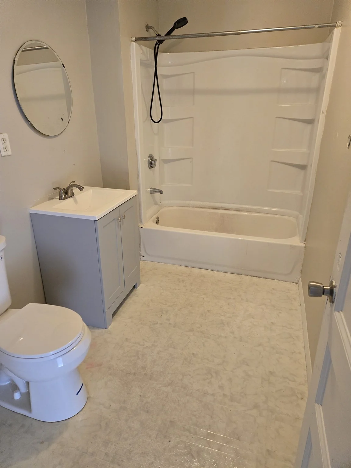 5 bed, 1 bath apartment for rent at 87 Chapin St Unit 1, Southbridge — photo 13 of 13