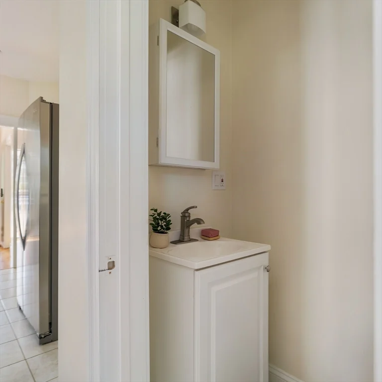 5 bed, 2 bath apartment for rent at 87 College Ave, Medford — photo 30 of 42