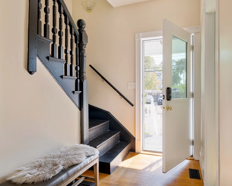 5 bed, 2 bath apartment for rent at 87 College Ave, Medford — photo 3 of 42