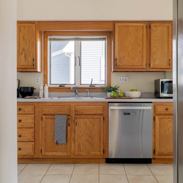 5 bed, 2 bath apartment for rent at 87 College Ave, Medford — photo 16 of 42