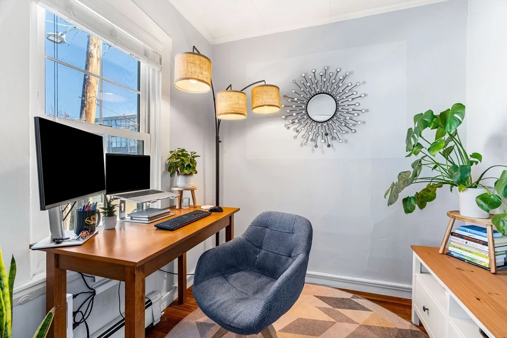 3 bed, 1 bath apartment for rent at 87 Condor St Unit 2, East Boston — photo 8 of 16