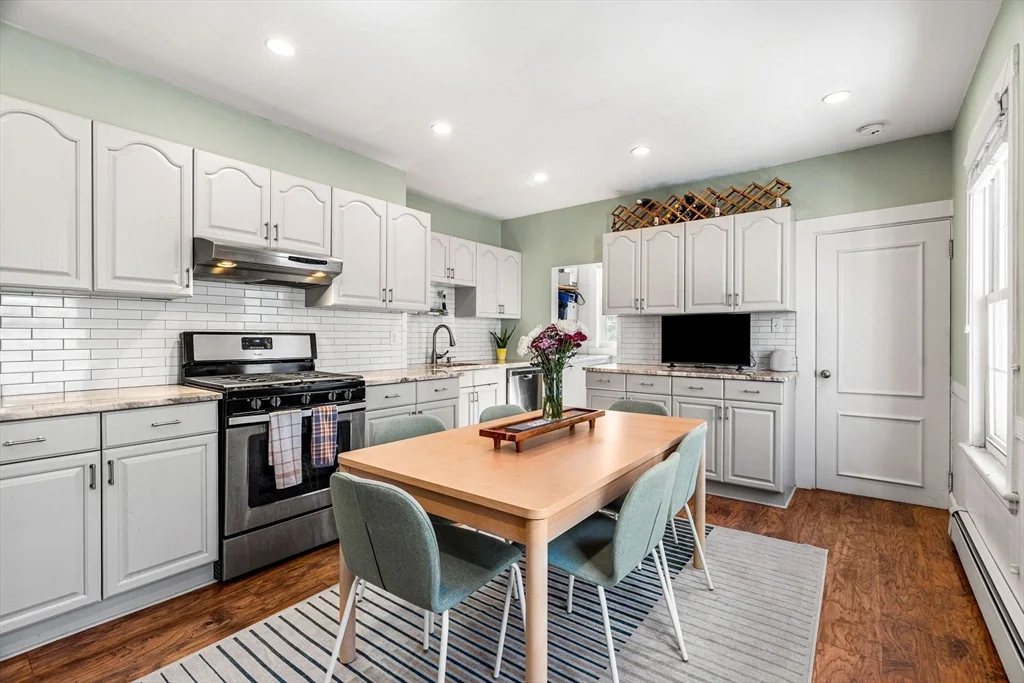 3 bed, 1 bath apartment for rent at 87 Condor St Unit 2, East Boston — photo 1 of 16