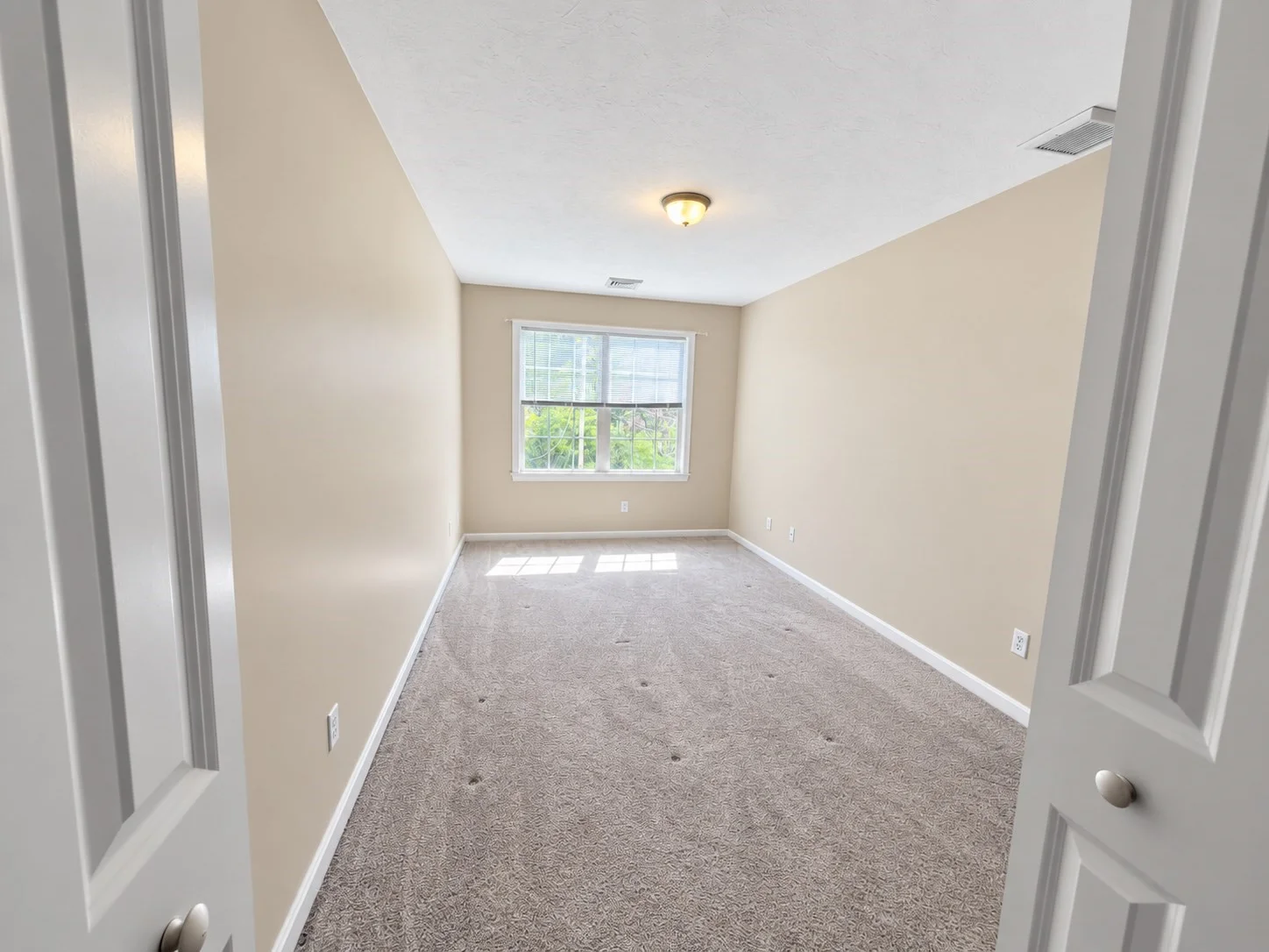 2 bed, 1 bath apartment for rent at 87 E Mountain St Unit 0, Worcester — photo 8 of 33