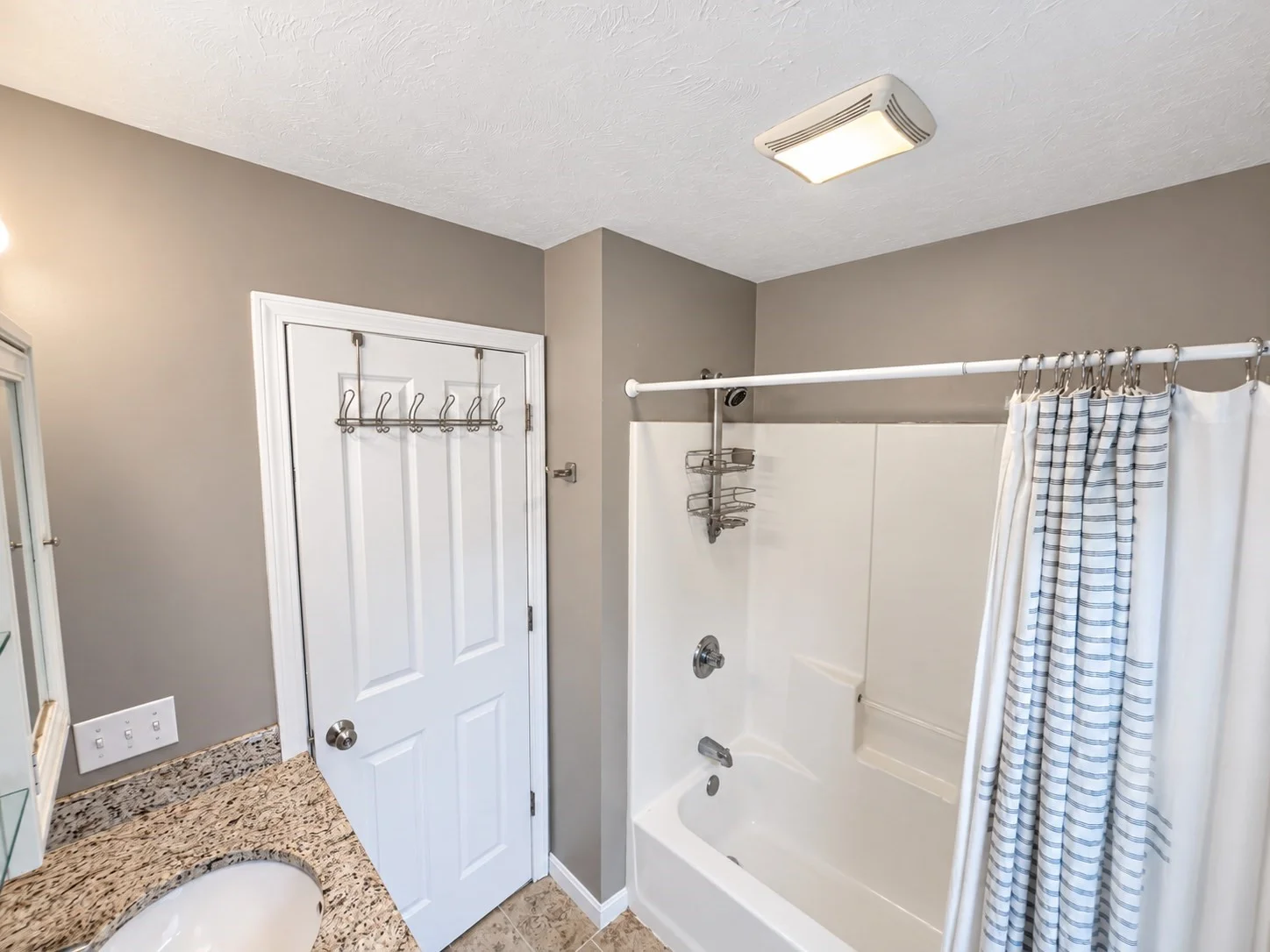 2 bed, 1 bath apartment for rent at 87 E Mountain St Unit 0, Worcester — photo 15 of 33