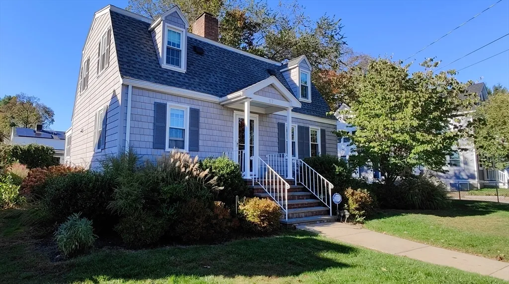 3 bed, 2 bath apartment for rent at 87 Evans Unit 1, Watertown — photo 2 of 30