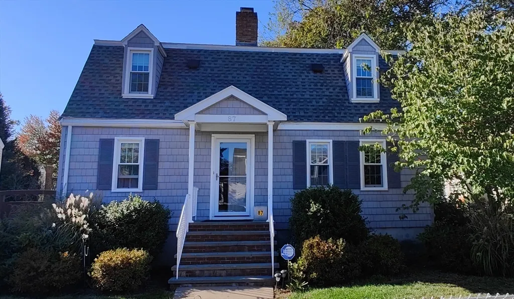 3 bed, 2 bath apartment for rent at 87 Evans Unit 1, Watertown — photo 1 of 30