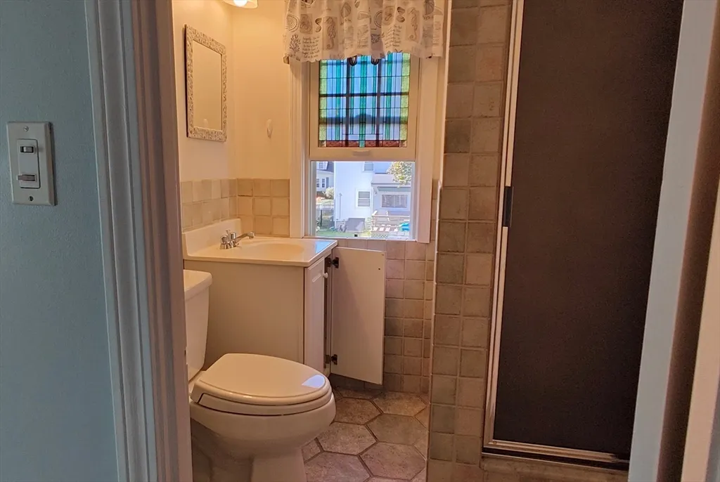 3 bed, 2 bath apartment for rent at 87 Evans Unit 1, Watertown — photo 6 of 30