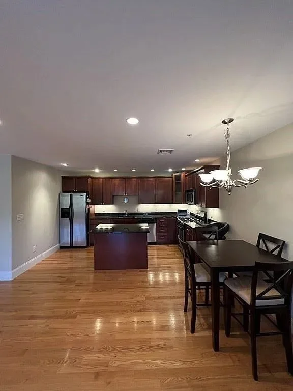 2 bed, 2 bath apartment for rent at 87 Franklin Unit 203, Quincy — photo 1 of 19