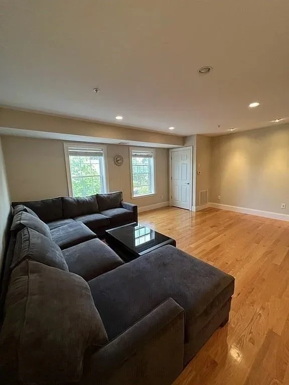 2 bed, 2 bath apartment for rent at 87 Franklin Unit 203, Quincy — photo 5 of 19