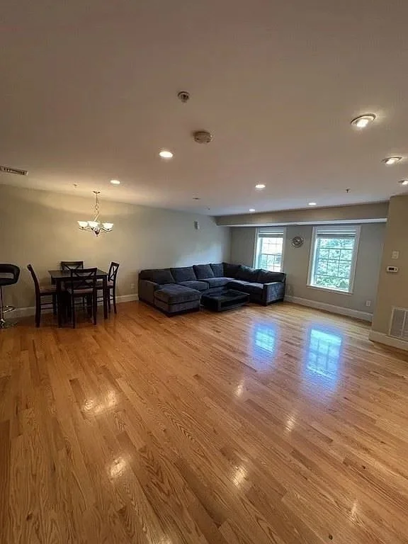 2 bed, 2 bath apartment for rent at 87 Franklin Unit 203, Quincy — photo 4 of 19