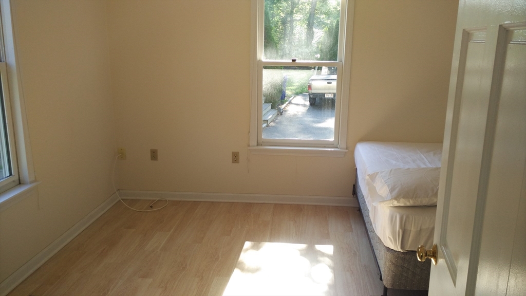 2 bed, 1 bath apartment for rent at 87 Freeman St Unit 1, Auburndale — photo 5 of 17