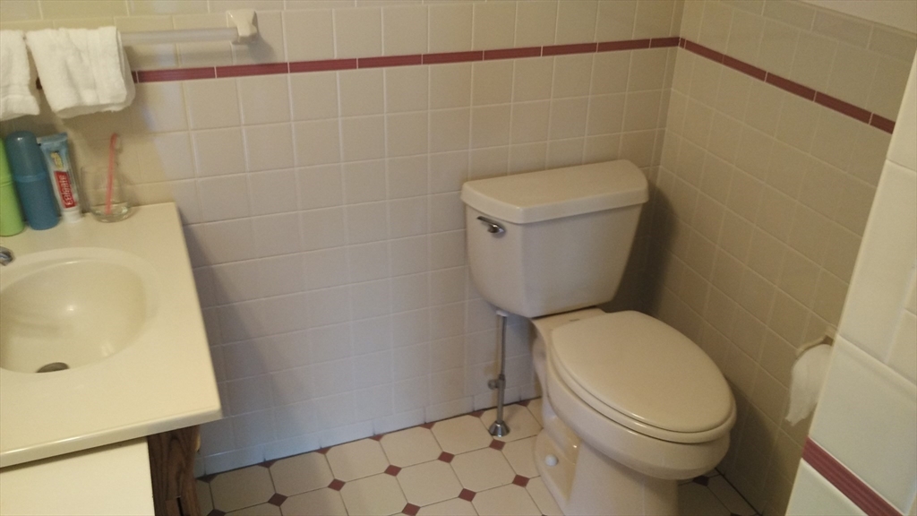2 bed, 1 bath apartment for rent at 87 Freeman St Unit 1, Auburndale — photo 12 of 17