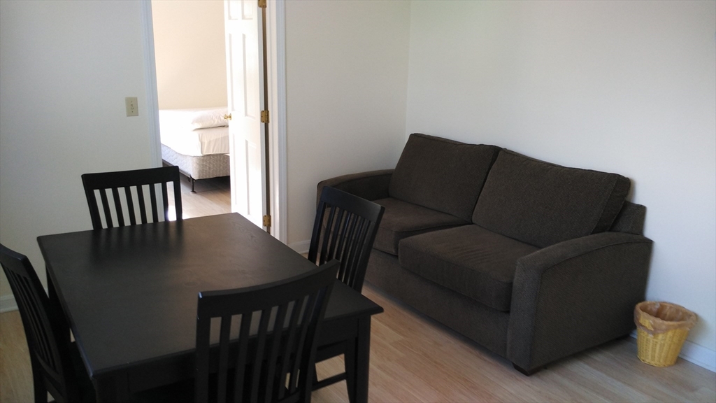 2 bed, 1 bath apartment for rent at 87 Freeman St Unit 1, Auburndale — photo 2 of 17