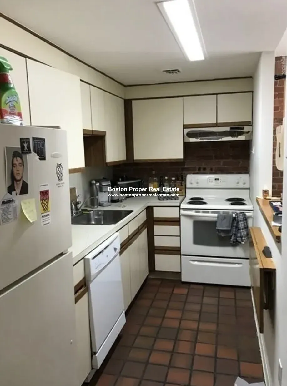 2 bed, 1 bath apartment for rent at 87 Gainsborough St Unit 103, Fenway — photo 3 of 10