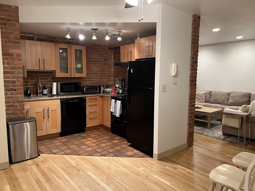 2 bed, 1 bath apartment for rent at 87 Gainsborough St Unit 107, Fenway — photo 2 of 9