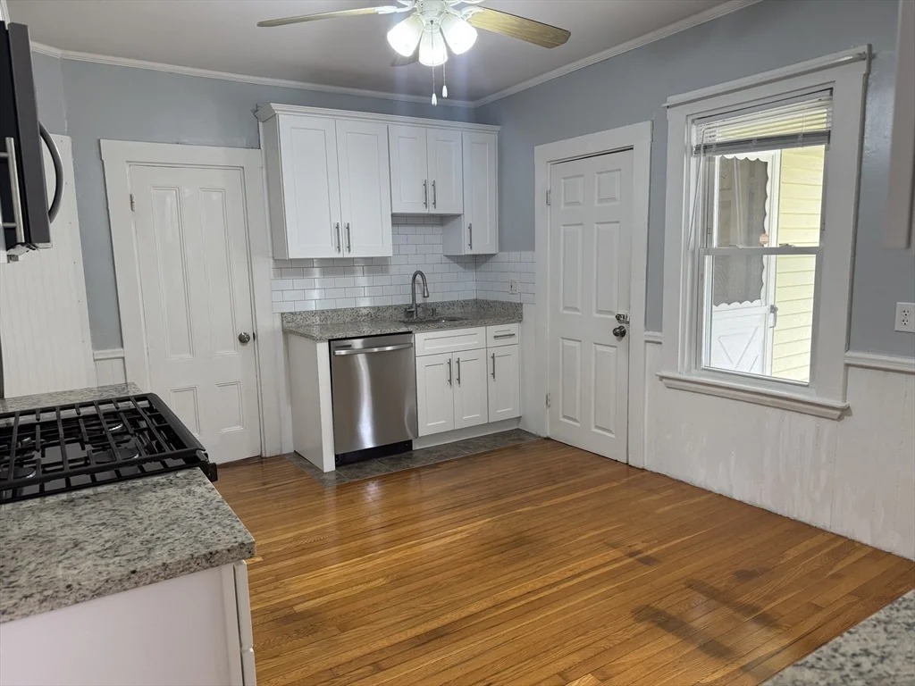 2 bed, 1 bath apartment for rent at 87 Glendower Rd Unit 1, Roslindale — photo 3 of 12