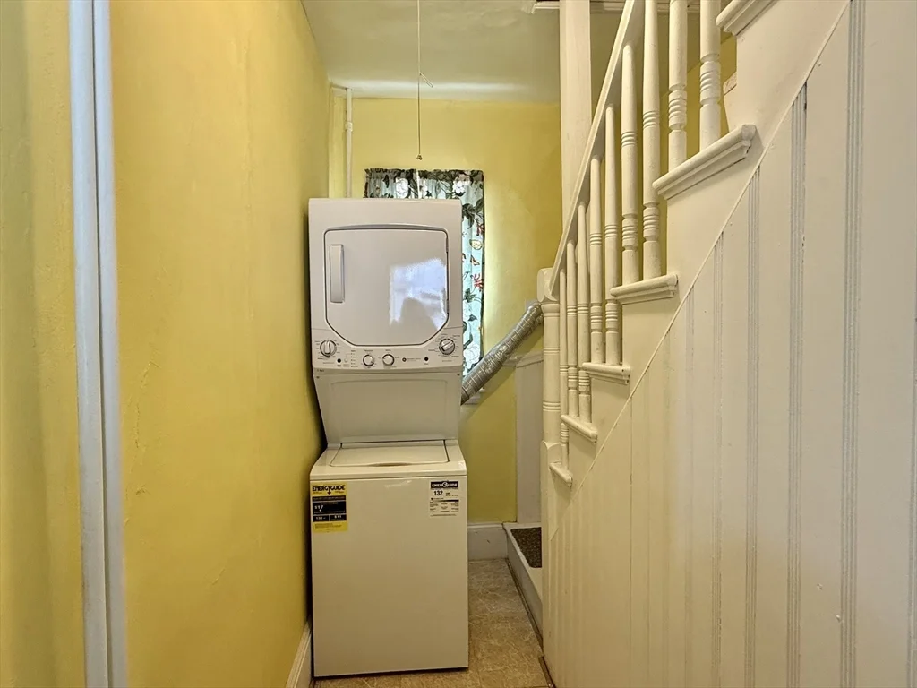 2 bed, 1 bath apartment for rent at 87 Glendower Rd Unit 1, Roslindale — photo 9 of 12
