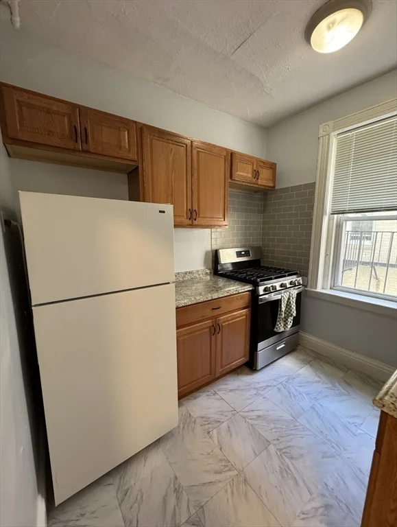 Studio bed, 1 bath apartment for rent at 87 Gordon St Unit 11, Brighton — photo 6 of 8