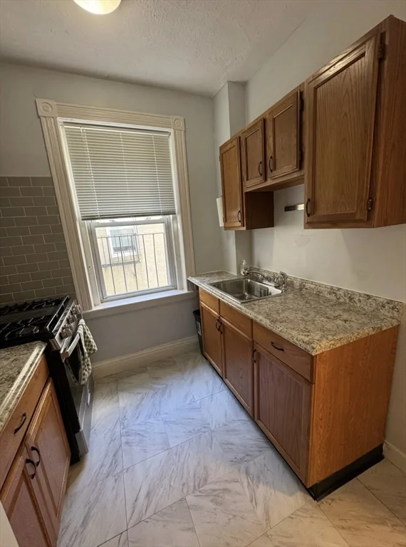 Studio bed, 1 bath apartment for rent at 87 Gordon St Unit 11, Brighton — photo 5 of 8