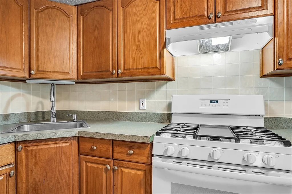 2 bed, 1 bath apartment for rent at 87 Graniteville Rd Unit B, Westford — photo 3 of 16
