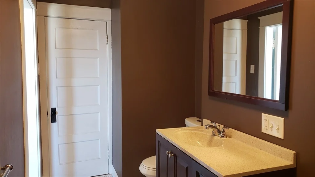 2 bed, 1 bath apartment for rent at 87 Hamilton St Unit 3, Worcester — photo 11 of 19