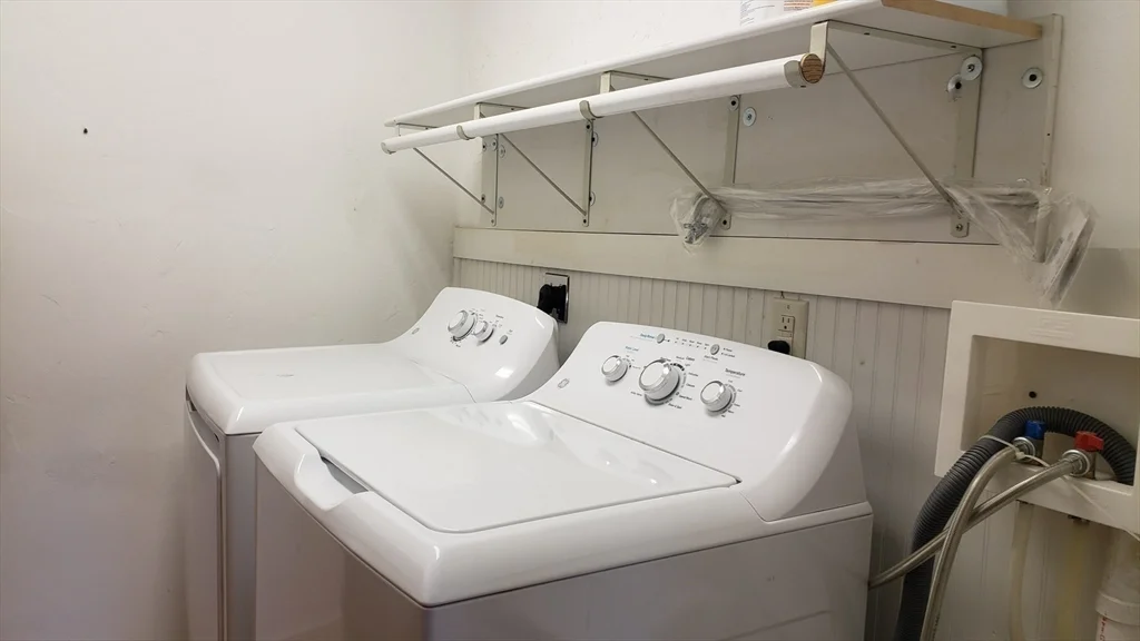 2 bed, 1 bath apartment for rent at 87 Hamilton St Unit 3, Worcester — photo 6 of 19