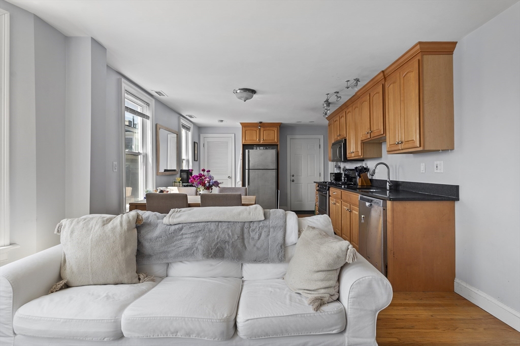 3 bed, 1 bath apartment for rent at 87 M St Unit 2, South Boston — photo 5 of 18