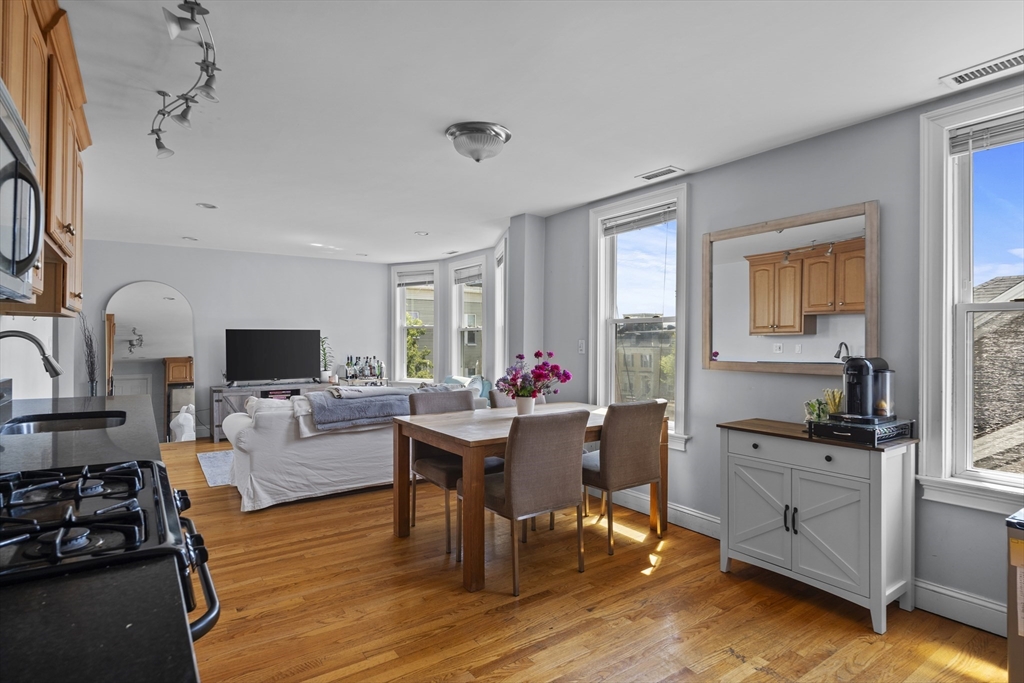 3 bed, 1 bath apartment for rent at 87 M St Unit 2, South Boston — photo 8 of 18