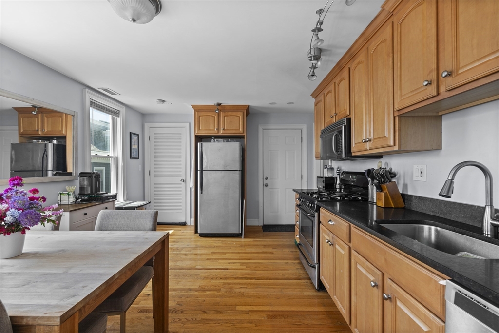 3 bed, 1 bath apartment for rent at 87 M St Unit 2, South Boston — photo 6 of 18