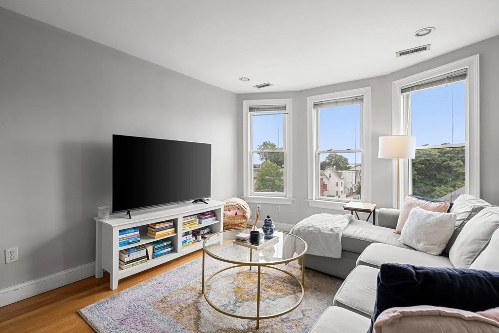 3 bed, 1 bath apartment for rent at 87 M St Unit 3, South Boston — photo 7 of 21