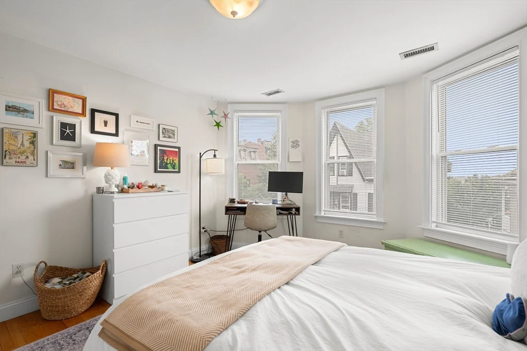 3 bed, 1 bath apartment for rent at 87 M St Unit 3, South Boston — photo 11 of 21