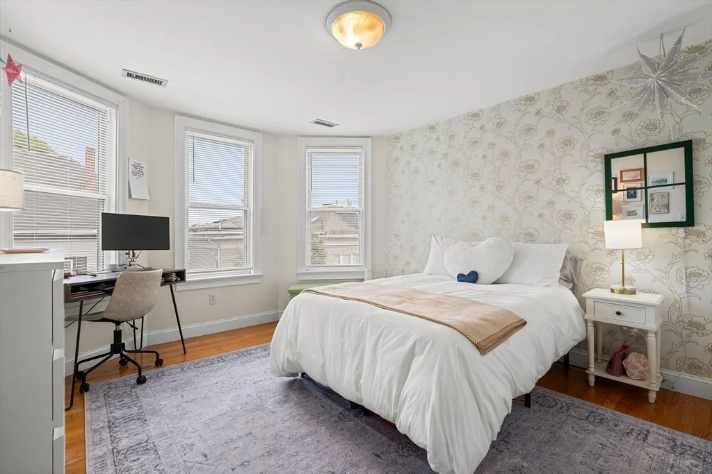 3 bed, 1 bath apartment for rent at 87 M St Unit 3, South Boston — photo 10 of 21