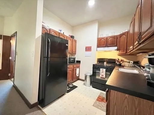 1 bed, 1 bath apartment for rent at 87 Main St Unit 1, Charlestown — photo 5 of 11