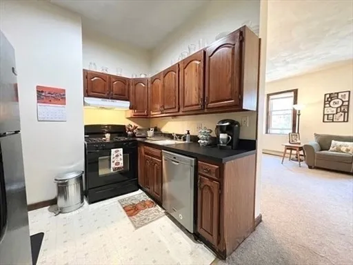 1 bed, 1 bath apartment for rent at 87 Main St Unit 1, Charlestown — photo 4 of 11